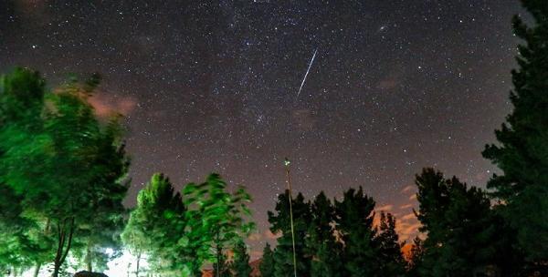 عکس شهاب سنگ در آسمان