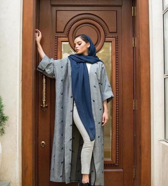 عکس مانتو طوسی روشن