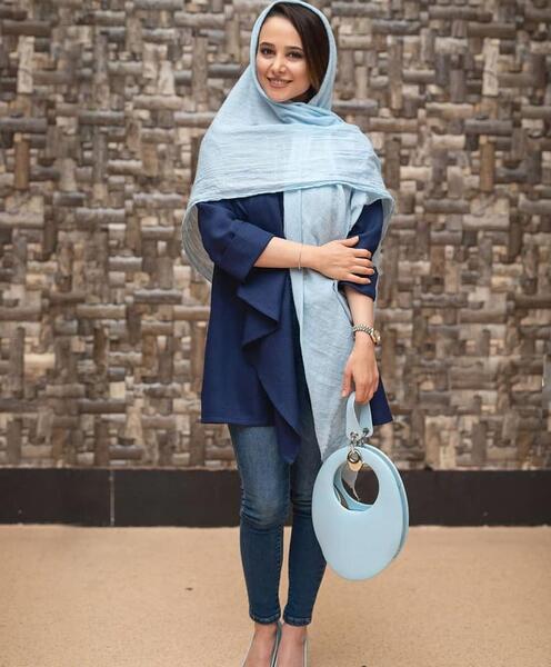 عکس مانتو دخترانه با حجاب