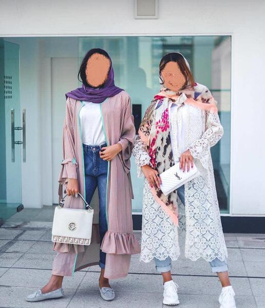 عکس مانتو بلند با کفش اسپرت