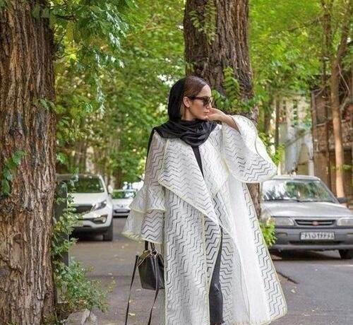 عکس مدل مانتو یقه ریزشی