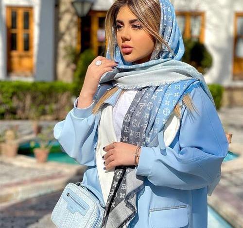 عکس مدل مانتو بلند آبی آسمانی