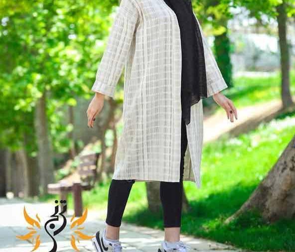عکس مدل مانتو چهارخونه ای جلو باز