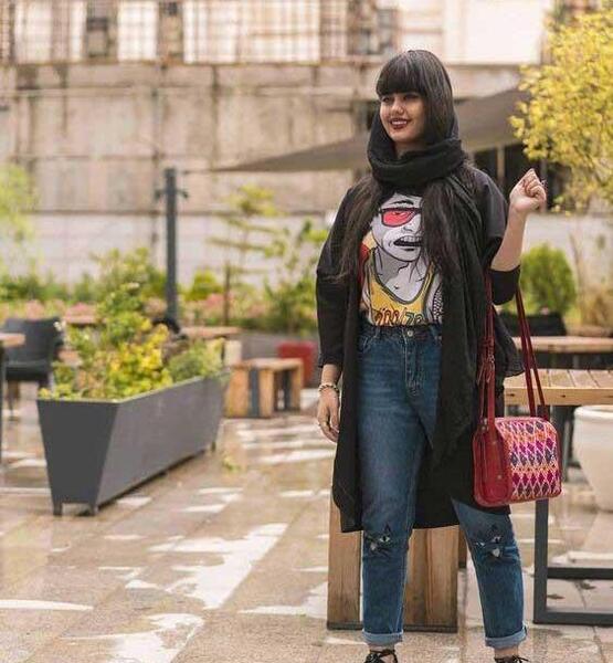 عکس مدل مانتو جلو باز لاکچری در اینستاگرام