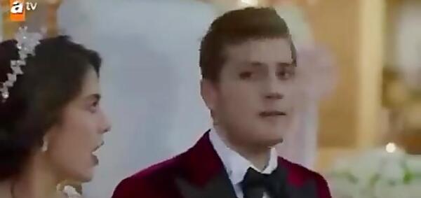 عکس عروسی ایلول در غنچه های زخمی