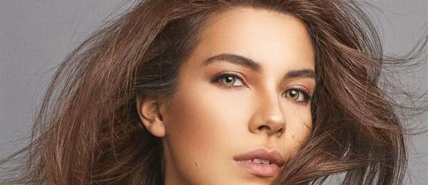 عکس ایلول در غنچه های زخمی و همسرش