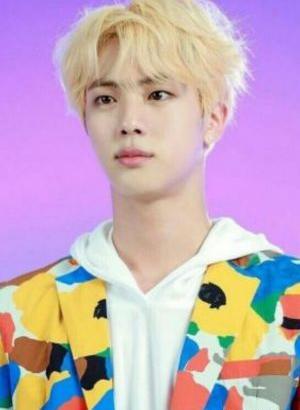 عکس های jin در گروه bts