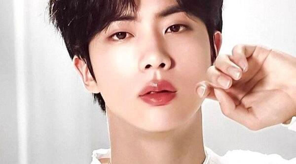 عکس های jin در گروه bts