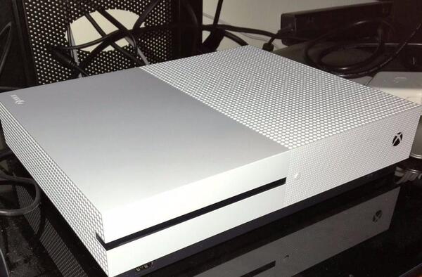 عکس های xbox one s