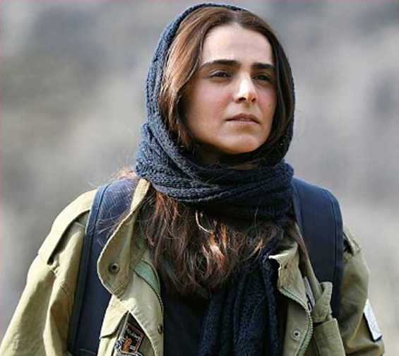 عکس بازیگر نقش خلیل در کلبه ای در مه