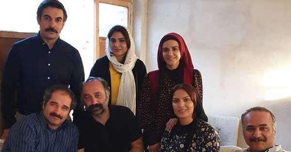 عکس بازیگر نقش خلیل در کلبه ای در مه