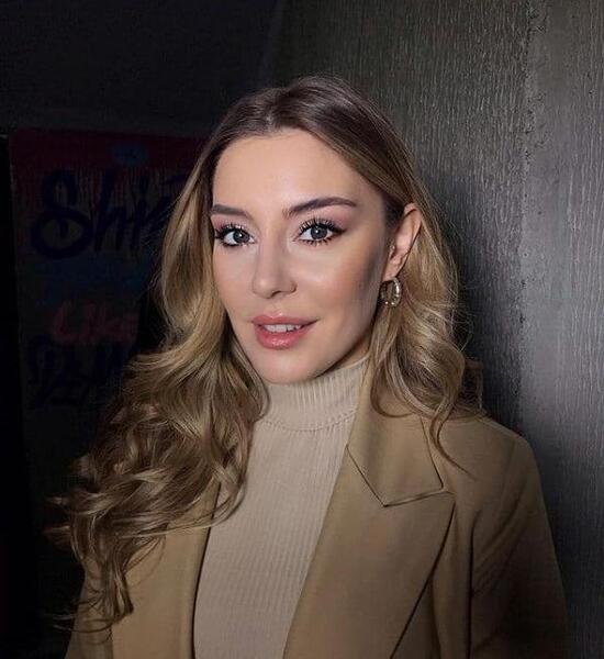 عکس بازیگر نقش نازلی در ضربان قلب
