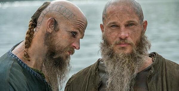 عکس بازیگر نقش اول سریال vikings