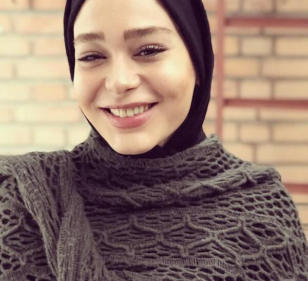 عکس شادمانه مهر