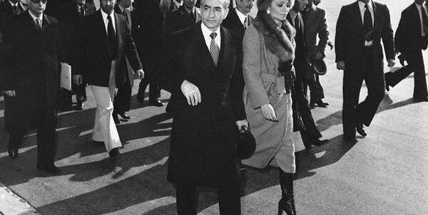عکس سریال غریبه زمان شاه