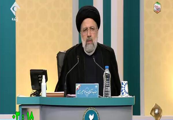 عکس سوتی رئیسی در مناظره