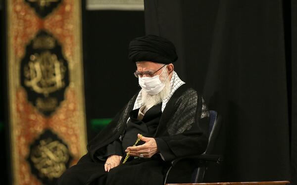 عکس عزاداری رهبری