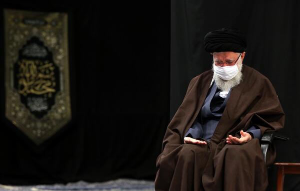 عکس عزاداری رهبری