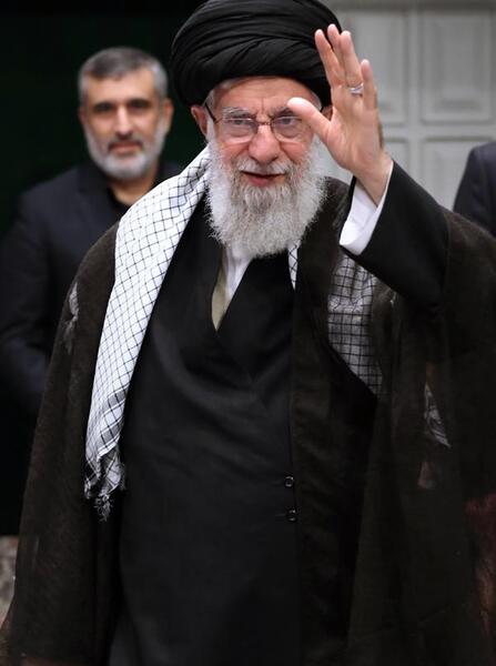 عکس رهبر عزاداری امام حسین