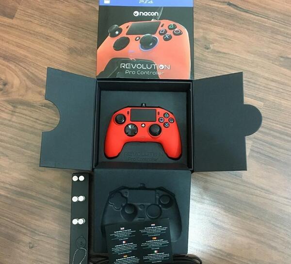 عکس دسته حرفه ای ps4