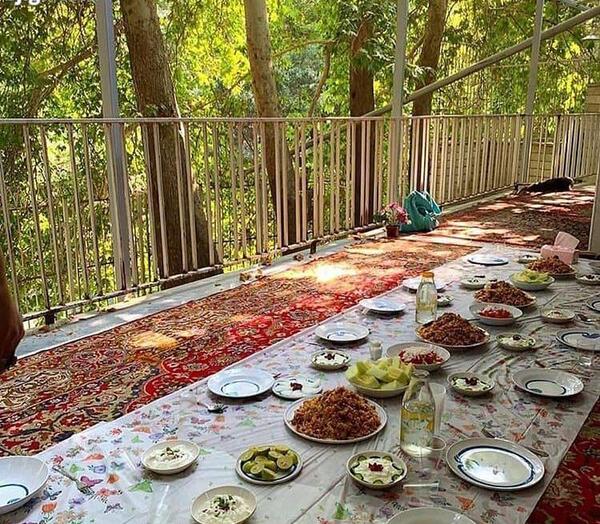 عکس صبحانه دسته جمعی