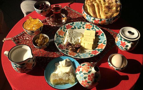 عکس صبحانه دسته جمعی