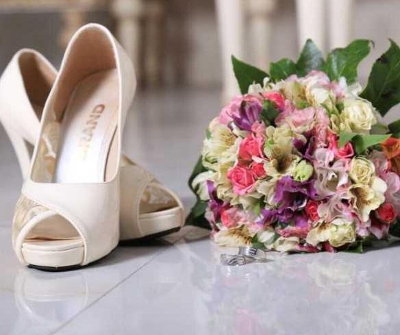عکس دسته گل و کفش عروس