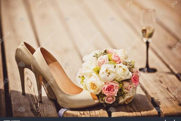 عکس دسته گل و کفش عروس
