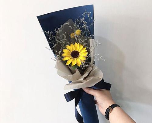 عکس نوشته دسته گل زیبا