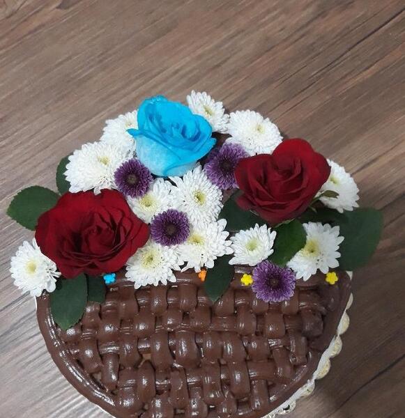 عکس دسته گل و کیک تولد