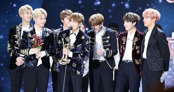 عکس خوانندگان bts