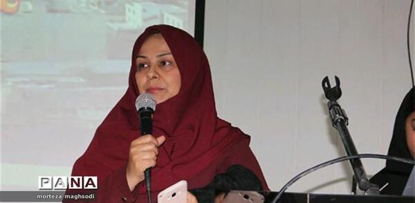 عکس مدیر مدرسه