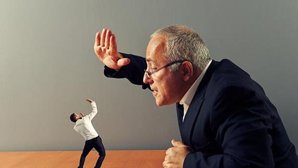عکس مدیر بد اخلاق