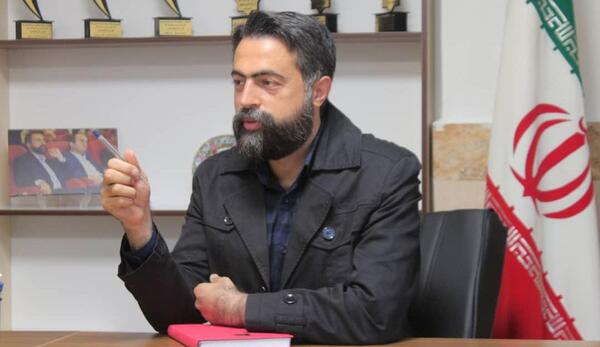عکس مدیر دبستان