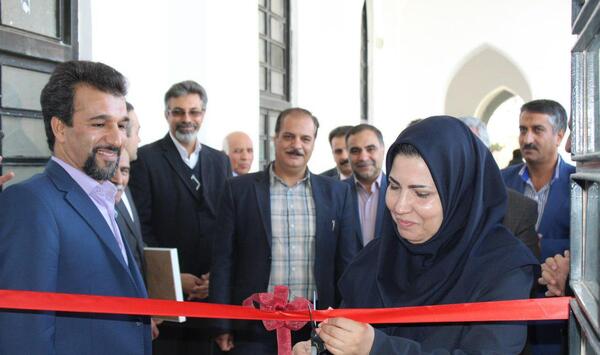 عکس مدیر دبیرستان
