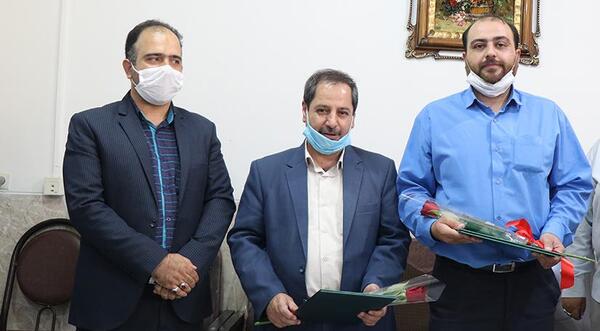 عکس مدیر دبیرستان