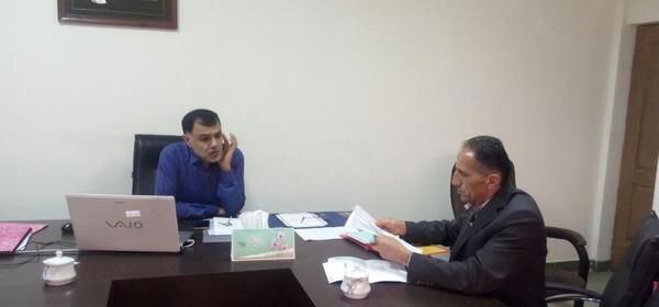 عکس مدیر دفتر