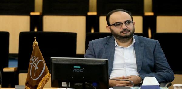 عکس مدیر رادیو جوان