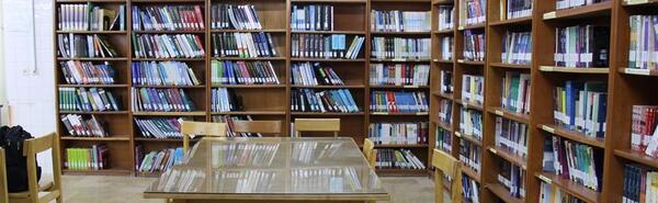 عکس مدیر کتابخانه