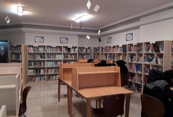 عکس مدیر کتابخانه