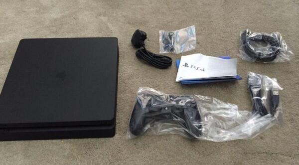 عکس دسته ps4 slim