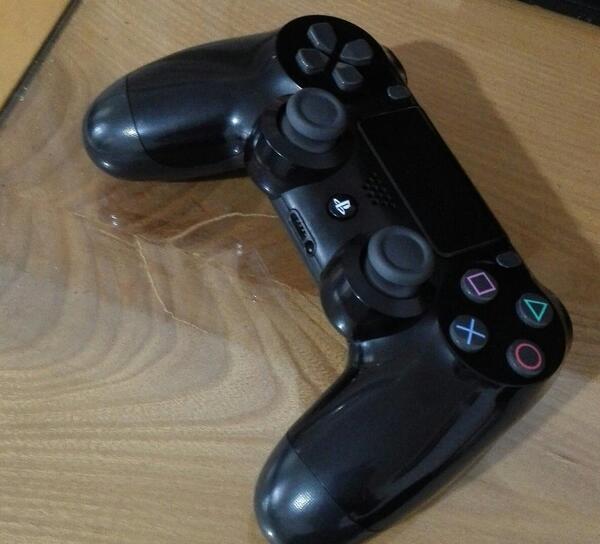عکس دسته ps4 slim
