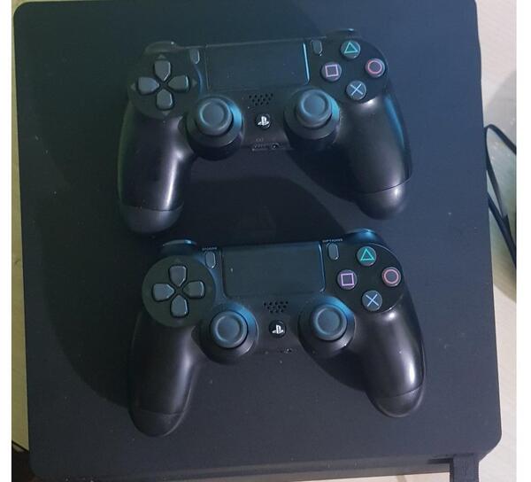 عکس دسته ps4 slim