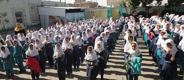 عکس مراسم صبحگاهی مدرسه