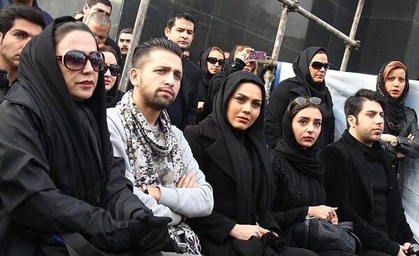 عکس مراسم خاکسپاری علی طباطبایی