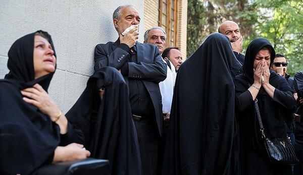 عکس مراسم تشییع کمال طباطبایی