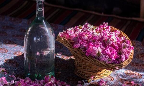 عکس مراسم گلاب گیری