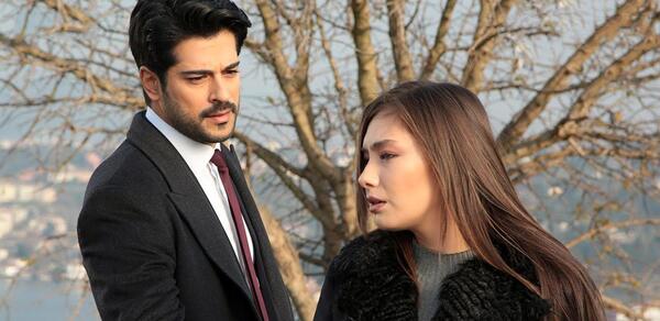 عکس بازیگران kara sevda