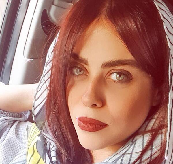 عکس الهام اخوان در دودکش