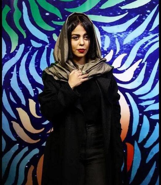 عکس گوشی الهام اخوان
